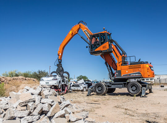 DEVELON Material Handler